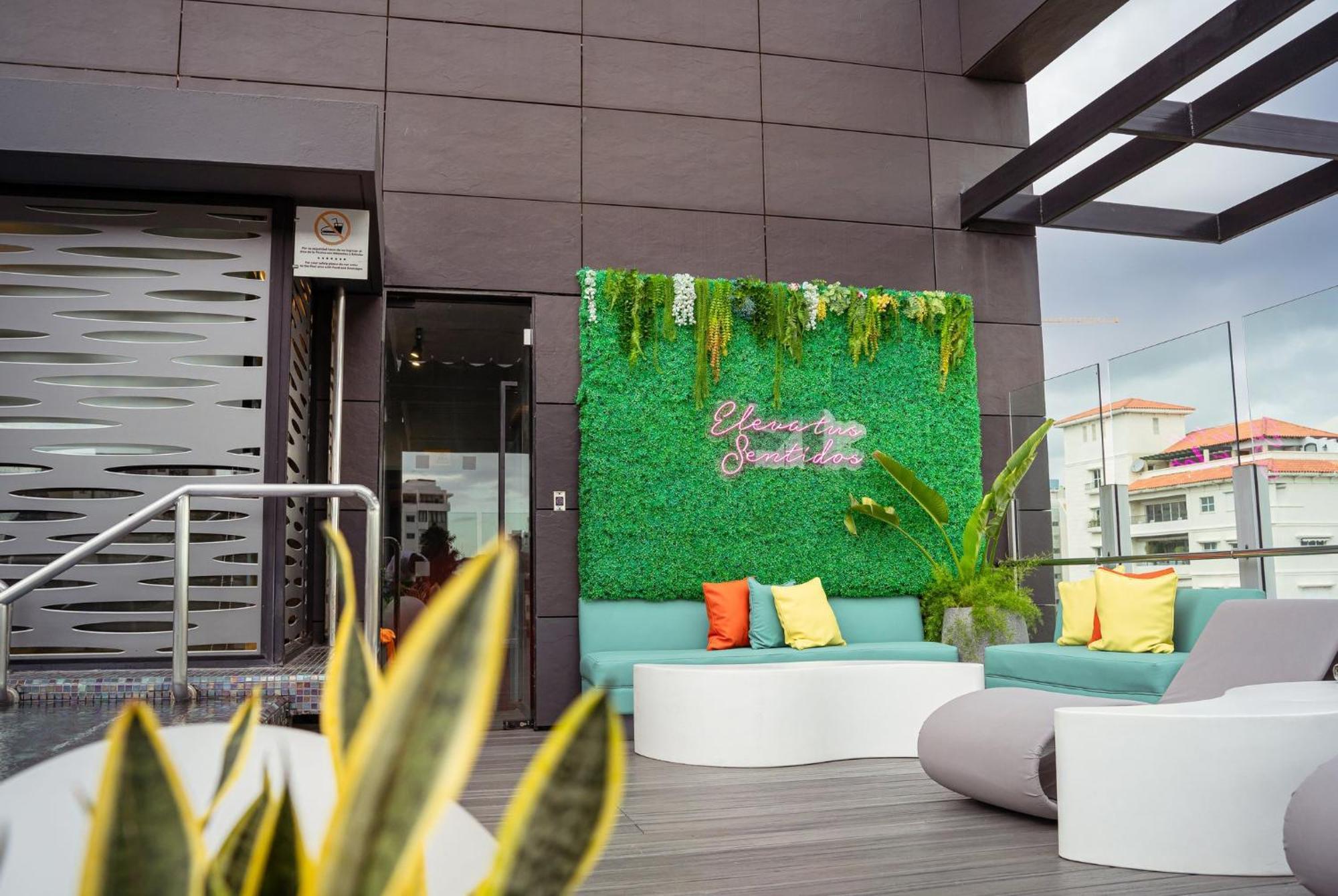 Holiday Inn Santo Domingo By Ihg Eksteriør bilde Rooftop of the hotel