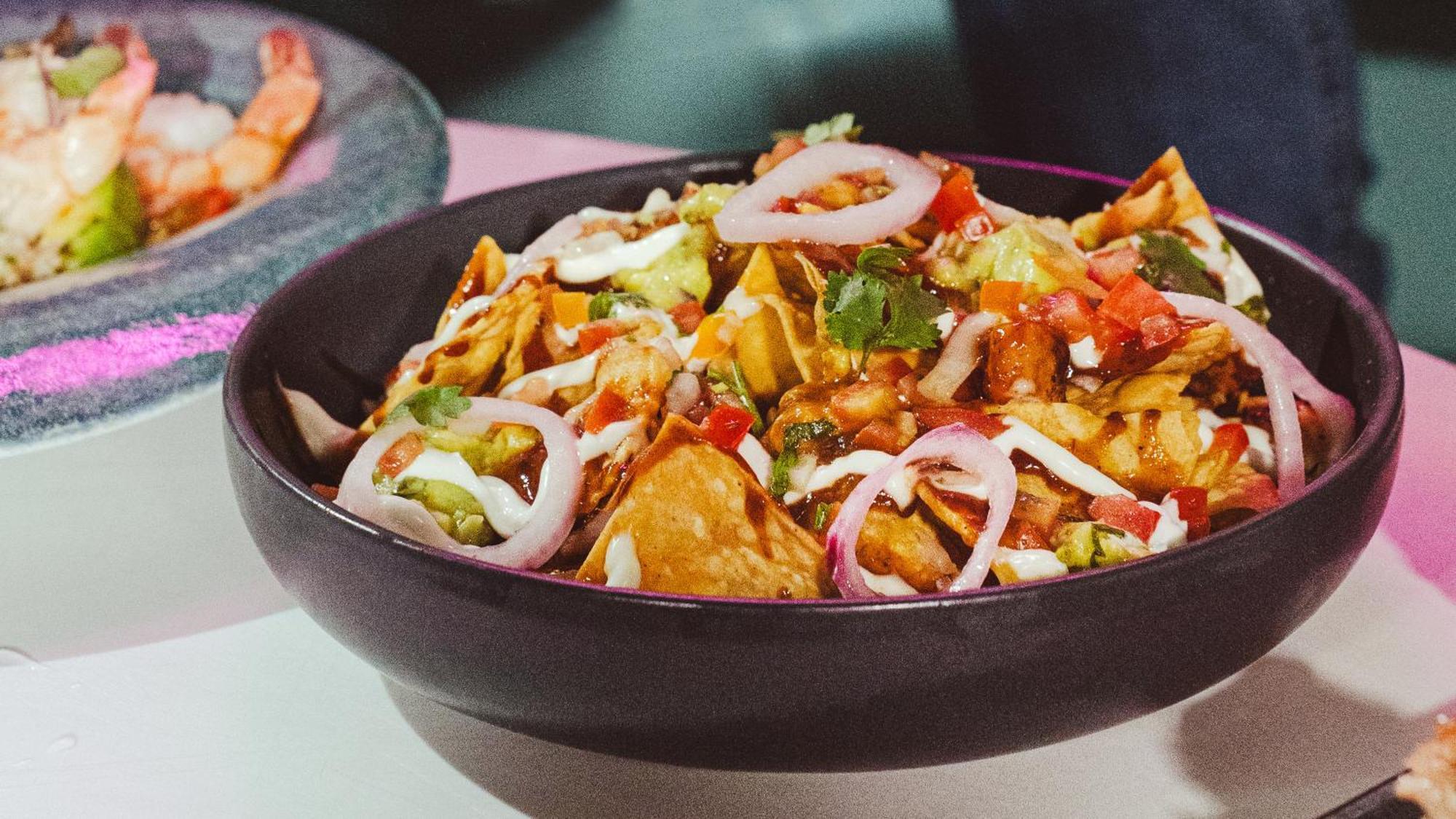 Holiday Inn Santo Domingo By Ihg Eksteriør bilde A bowl of falafel salad
