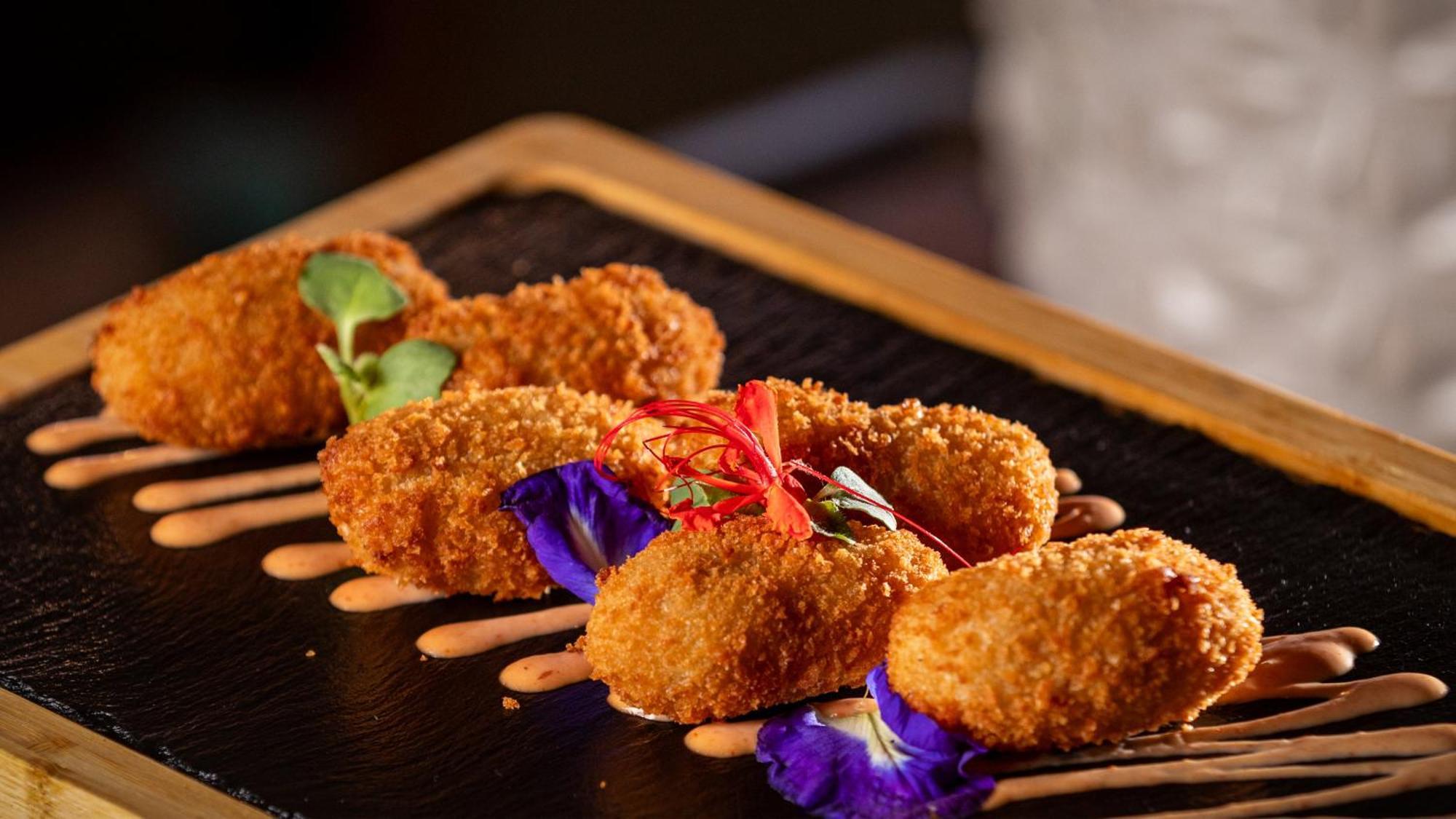 Holiday Inn Santo Domingo By Ihg Eksteriør bilde Deep-fried breaded tofu