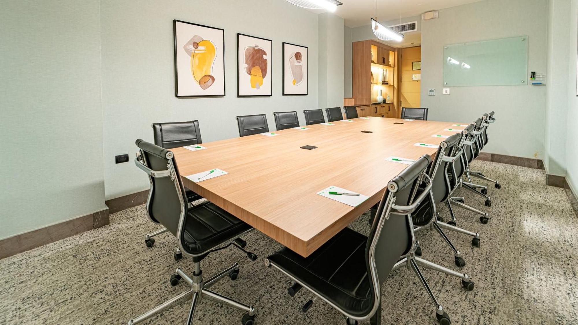 Holiday Inn Santo Domingo By Ihg Eksteriør bilde A typical boardroom